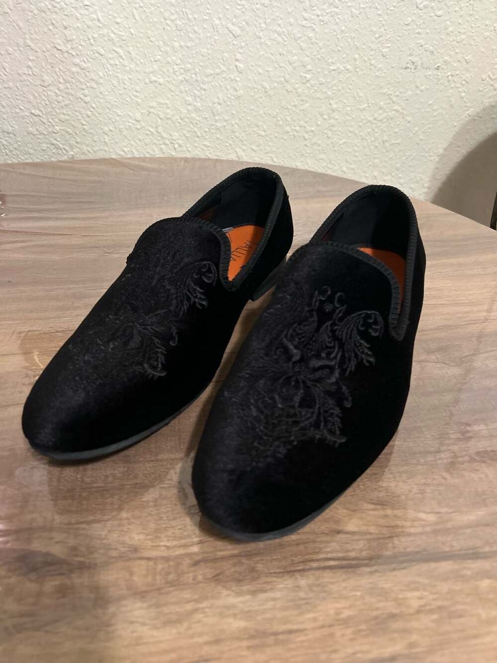Tallia Quinzio Black Velvet Embroidered Loafers Size 9